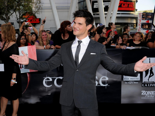 Taylor Lautner pic #270399