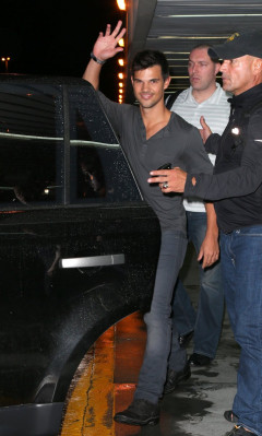 photo 20 in Taylor Lautner gallery [id554220] 2012-11-20 00:00:00