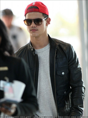 Taylor Lautner pic #257551