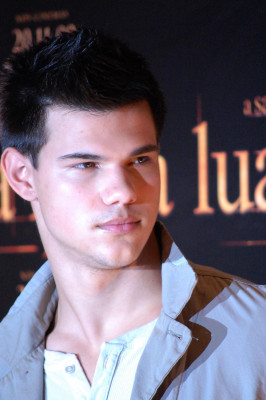photo 27 in Lautner gallery [id289551] 2010-09-21 00:00:00