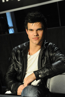 Taylor Lautner pic #231414