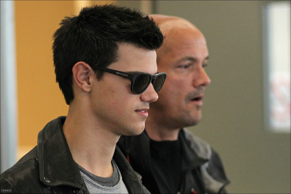 photo 16 in Taylor Lautner gallery [id258349] 2010-05-24 00:00:00