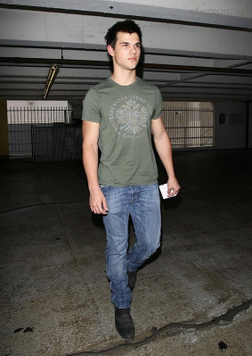 Taylor Lautner pic #259005