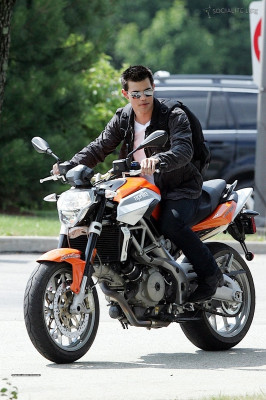 Taylor Lautner pic #270297