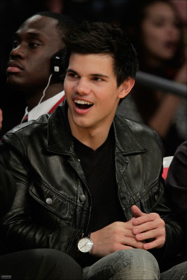 photo 18 in Lautner gallery [id258147] 2010-05-21 00:00:00