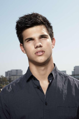 photo 3 in Lautner gallery [id283376] 2010-09-02 00:00:00