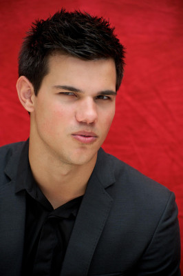 photo 12 in Taylor Lautner gallery [id312122] 2010-12-06 00:00:00