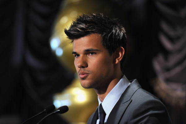 photo 23 in Lautner gallery [id404495] 2011-09-19 00:00:00