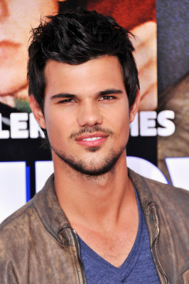 photo 22 in Lautner gallery [id659616] 2014-01-09 00:00:00