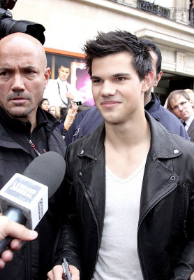 Taylor Lautner pic #249373