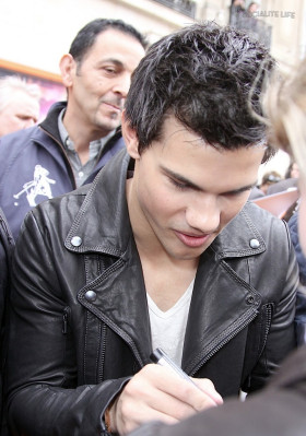 Taylor Lautner pic #249375