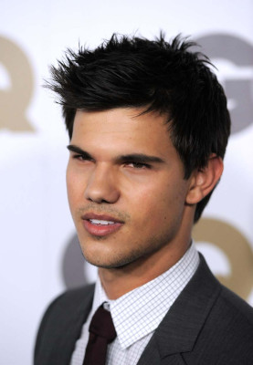 photo 4 in Taylor Lautner gallery [id313368] 2010-12-06 00:00:00