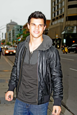 Taylor Lautner pic #290805