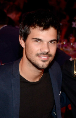 photo 16 in Lautner gallery [id744401] 2014-11-29 00:00:00