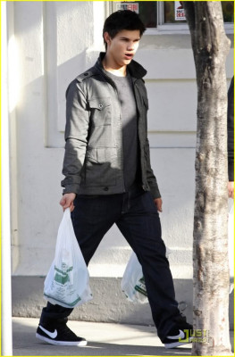 Taylor Lautner pic #290801