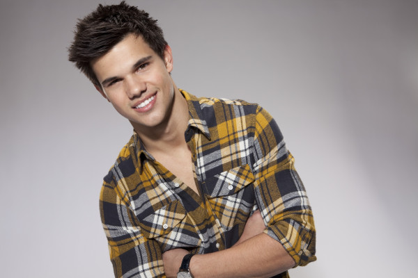 photo 26 in Taylor Lautner gallery [id644841] 2013-11-08 00:00:00