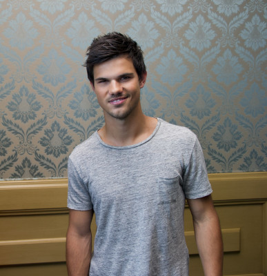 photo 4 in Lautner gallery [id640566] 2013-10-21 00:00:00