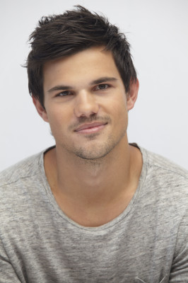 photo 5 in Taylor Lautner gallery [id640565] 2013-10-21 00:00:00