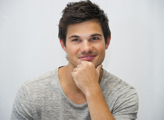 photo 6 in Taylor Lautner gallery [id640564] 2013-10-21 00:00:00