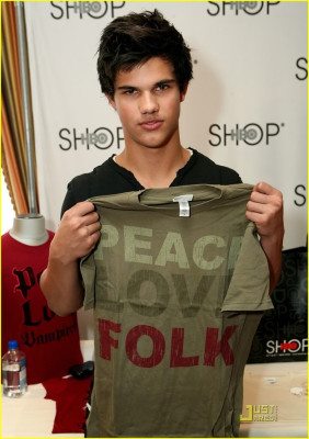 photo 27 in Taylor Lautner gallery [id288680] 2010-09-20 00:00:00