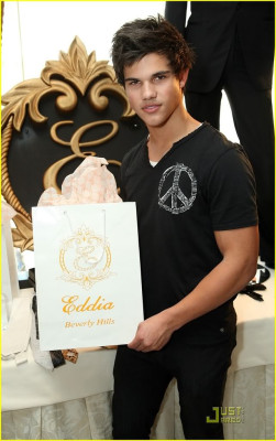 Taylor Lautner pic #288675