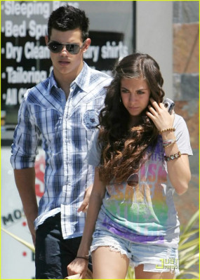photo 15 in Lautner gallery [id290786] 2010-09-27 00:00:00
