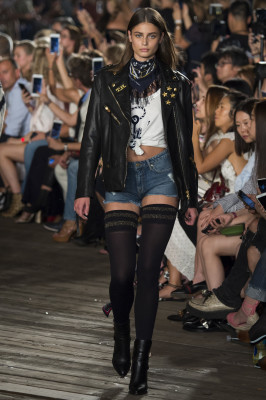 Taylor Hill pic #943683