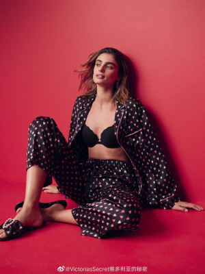 Taylor Hill pic #1301979