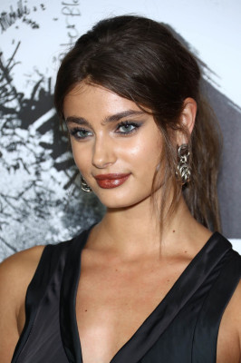 Taylor Hill pic #957358