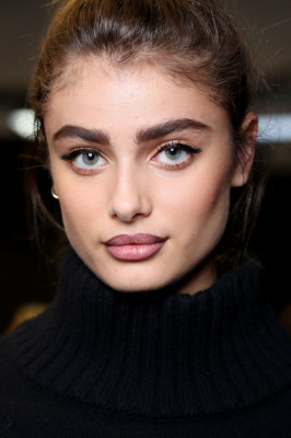 Taylor Hill pic #965010