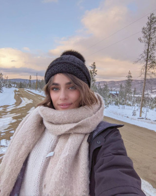 Taylor Hill pic #1243425