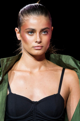 Taylor Hill pic #1103362