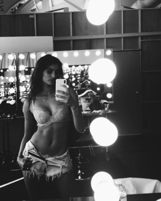 Taylor Hill pic #1171863