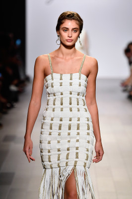 Taylor Hill pic #1095148