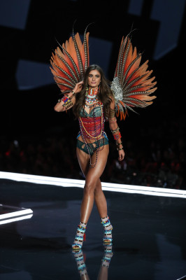 Taylor Hill pic #985146