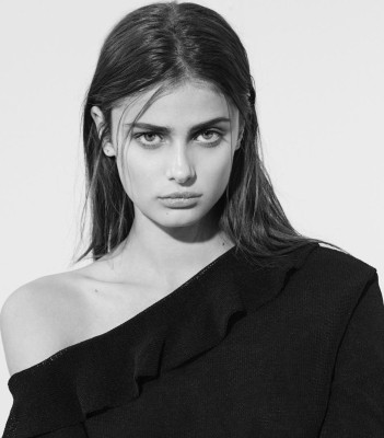Taylor Hill pic #947025