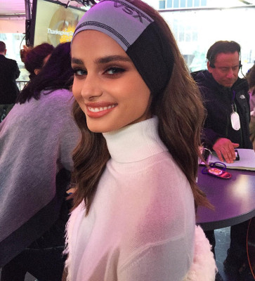 Taylor Hill pic #815706
