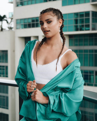Taylor Hill pic #1201910