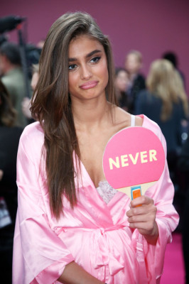 Taylor Hill pic #895924