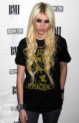 Taylor Momsen pic #883552