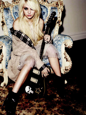 photo 10 in Taylor Momsen gallery [id227307] 2010-01-18 00:00:00