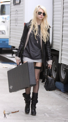 photo 7 in Taylor Momsen gallery [id596593] 2013-04-24 00:00:00