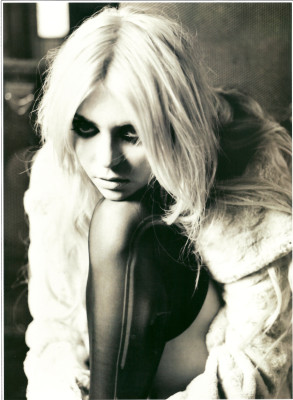 photo 6 in Taylor Momsen gallery [id336438] 2011-02-04 00:00:00