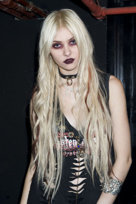 photo 4 in Momsen gallery [id299425] 2010-10-26 00:00:00