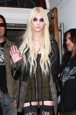 photo 16 in Taylor Momsen gallery [id281496] 2010-08-26 00:00:00