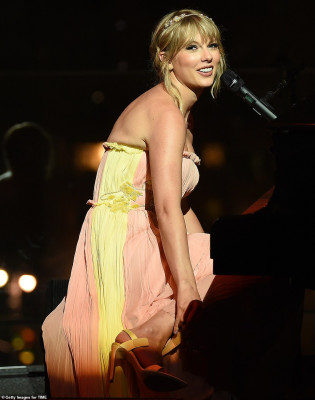 Taylor Swift pic #1125254