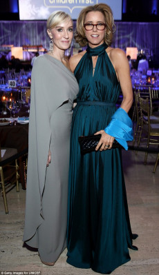 Tea Leoni pic #746272