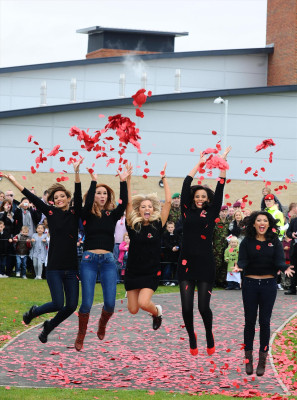 The Saturdays pic #300813
