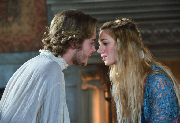 Toby Regbo  pic #711429