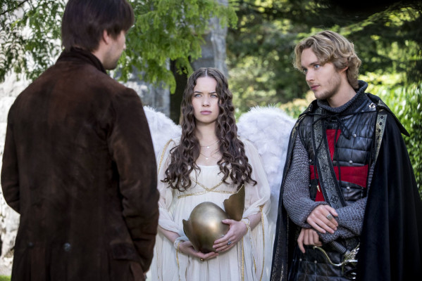 Toby Regbo  pic #711414